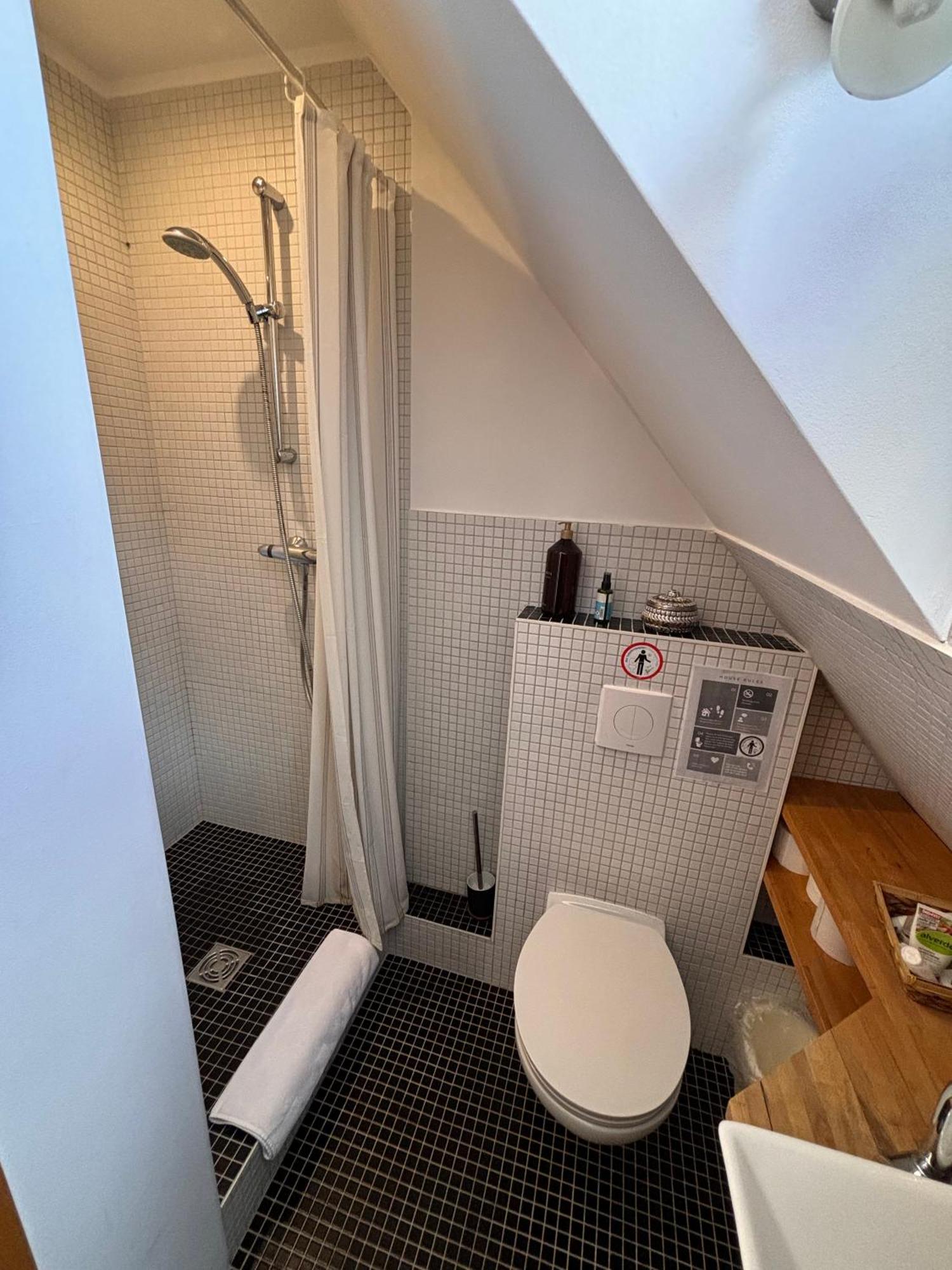 Messe, Uniklinikum, Grugapark - Charmante Wohnung Mit Dachterrasse In Guter Lage Essen Dış mekan fotoğraf